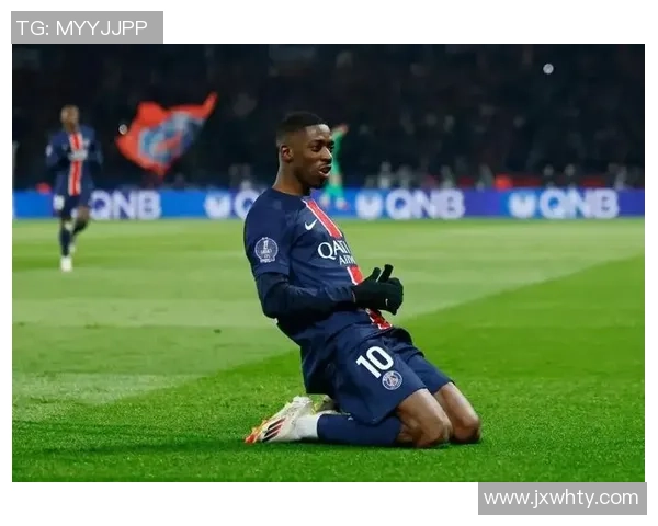 哪个足球明星在比赛中爆发出惊人表现引发全场轰动的故事揭秘